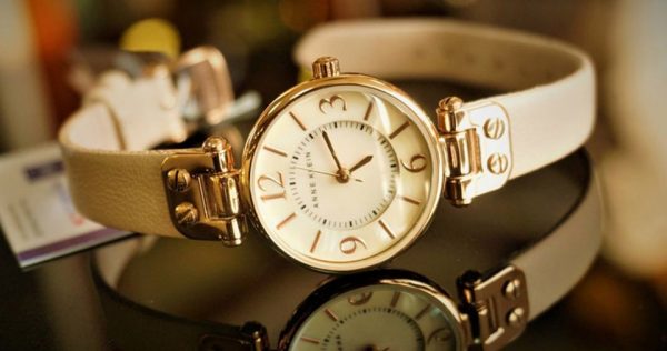 Đồng hồ nổi tiếng thế giới anne Klein